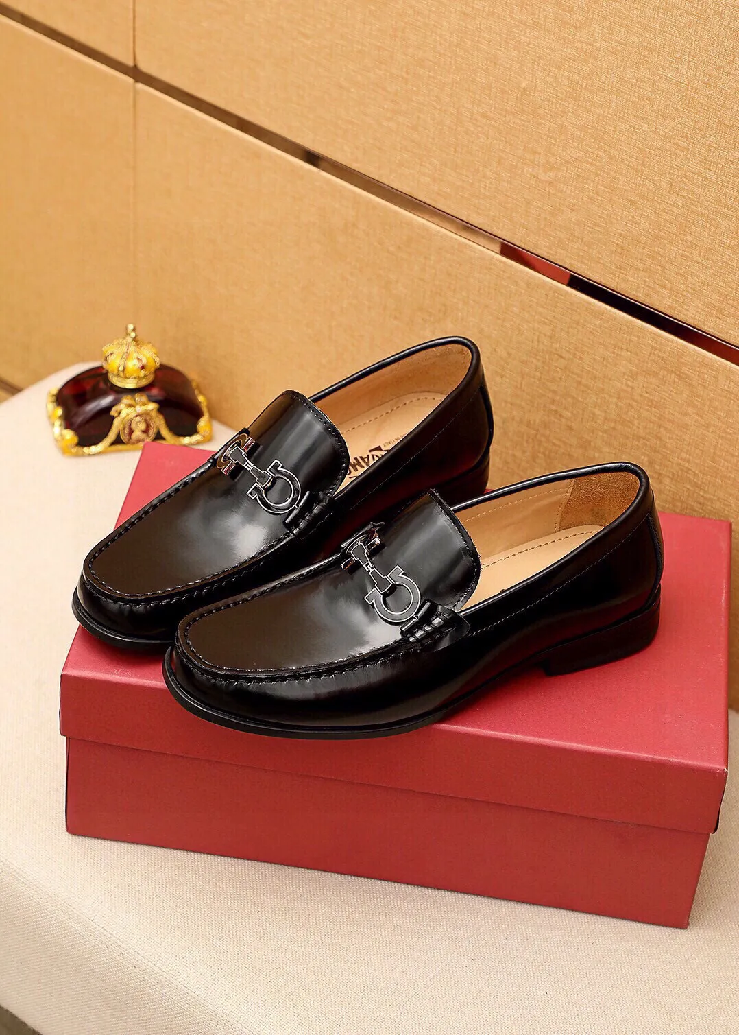 Men's shoes 💰480 💐 Product trademark: Ferragamo "Ferragamo" casual leather shoes Regular size: 38-44 (45🉑️customized) Product materials: Selected imported first-layer open-edge beaded cowhide leather upper + luxury hardware buckle, imported water-dyed cowhide leather lining. Strong three-dimensional visual effect, original outsole color: 4⃣️seed leather materials available